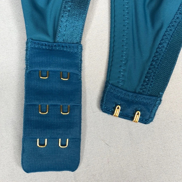 Third Love 24/7 Classic Uplift Plunge Bra- 32B - Picture 6 of 10